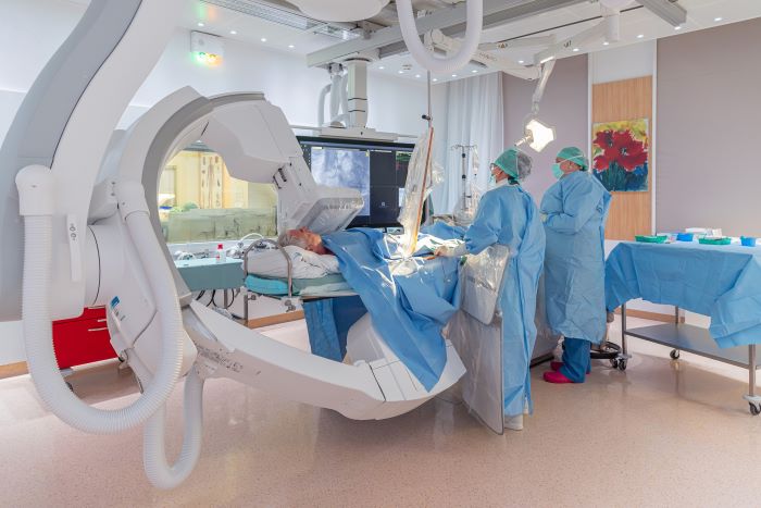 Das Kardinal Schwarzenberg Klinikum in Schwarzach hat ein neues Koronar-Angiographie-Gerät in Betrieb genommen. Die Investition in das hochmoderne Gerät beläuft sich auf rund eine halbe Million Euro.