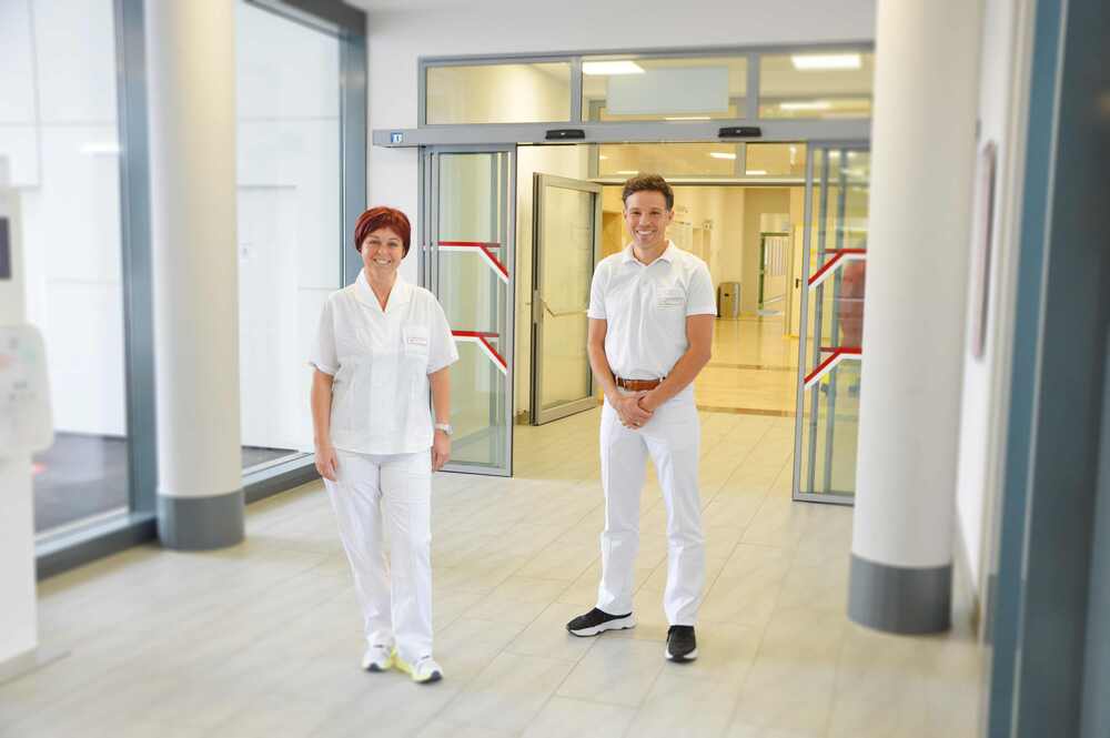 Ulrike Seppele und Mathias Außerwinkler, beide Abteilung für Innere Medizin am Elisabethinen-Krankenhaus Klagenfurt / Barmherzige Brüder Ulrike Seppele und Mathias Außerwinkler, beide Abteilung für Innere Medizin am Elisabethinen-Krankenhaus Klagenfurt