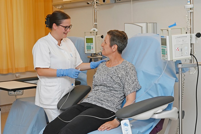 Die Patient:innen der onkologischen Tagesklinik werden umfassend betreut. / KH Barmh. Schwestern Ried/Hirnschrodt Die Patient:innen der onkologischen Tagesklinik werden umfassend betreut.