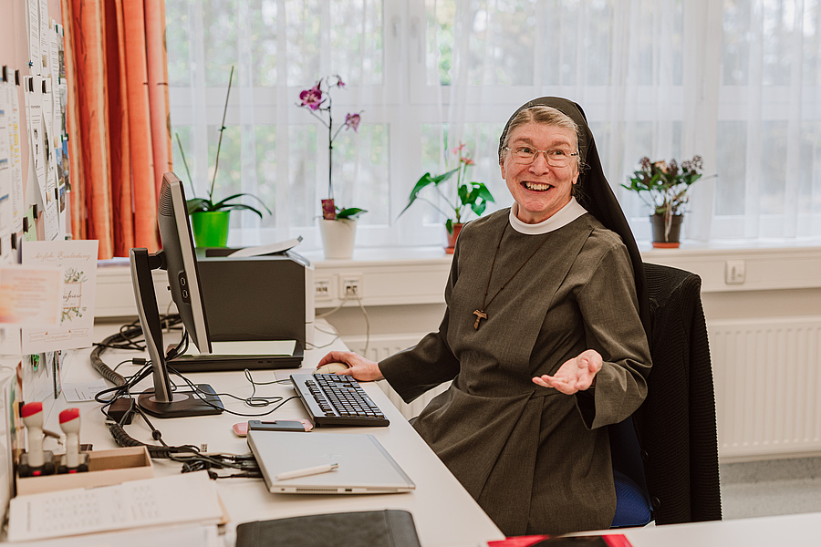 Sr. Franziska Buttinger steht seit zwei Jahrzehnten an der Spitze des Klinikums Wels-Grieskirchen.