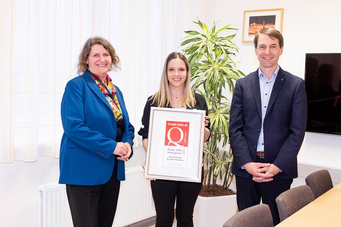 Große Freude im Krankenhaus Braunau über die Auszeichnung Top-KMU-Arbeitgeber 2023