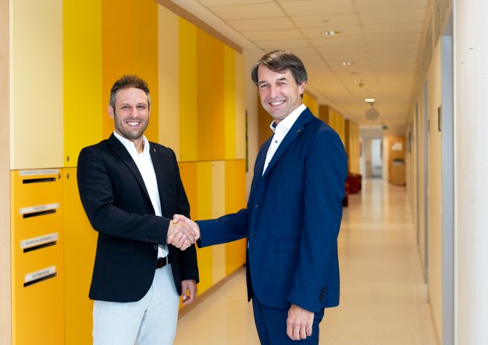 Auf gute Zusammenarbeit: Maximilian Kraus, ab 1. September Verwaltungsdirektor am Krankenhaus Braunau, und Krankenhaus-Geschäftsführer Erwin Windischbauer, MAS.