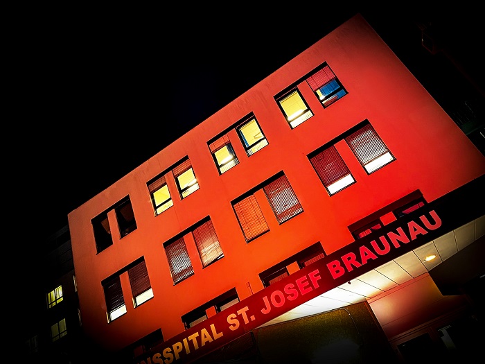 Das St. Josef Krankenhaus Braunau ist auch in diesem Jahr wieder Teil der 'Orange the World'-Kampagne.